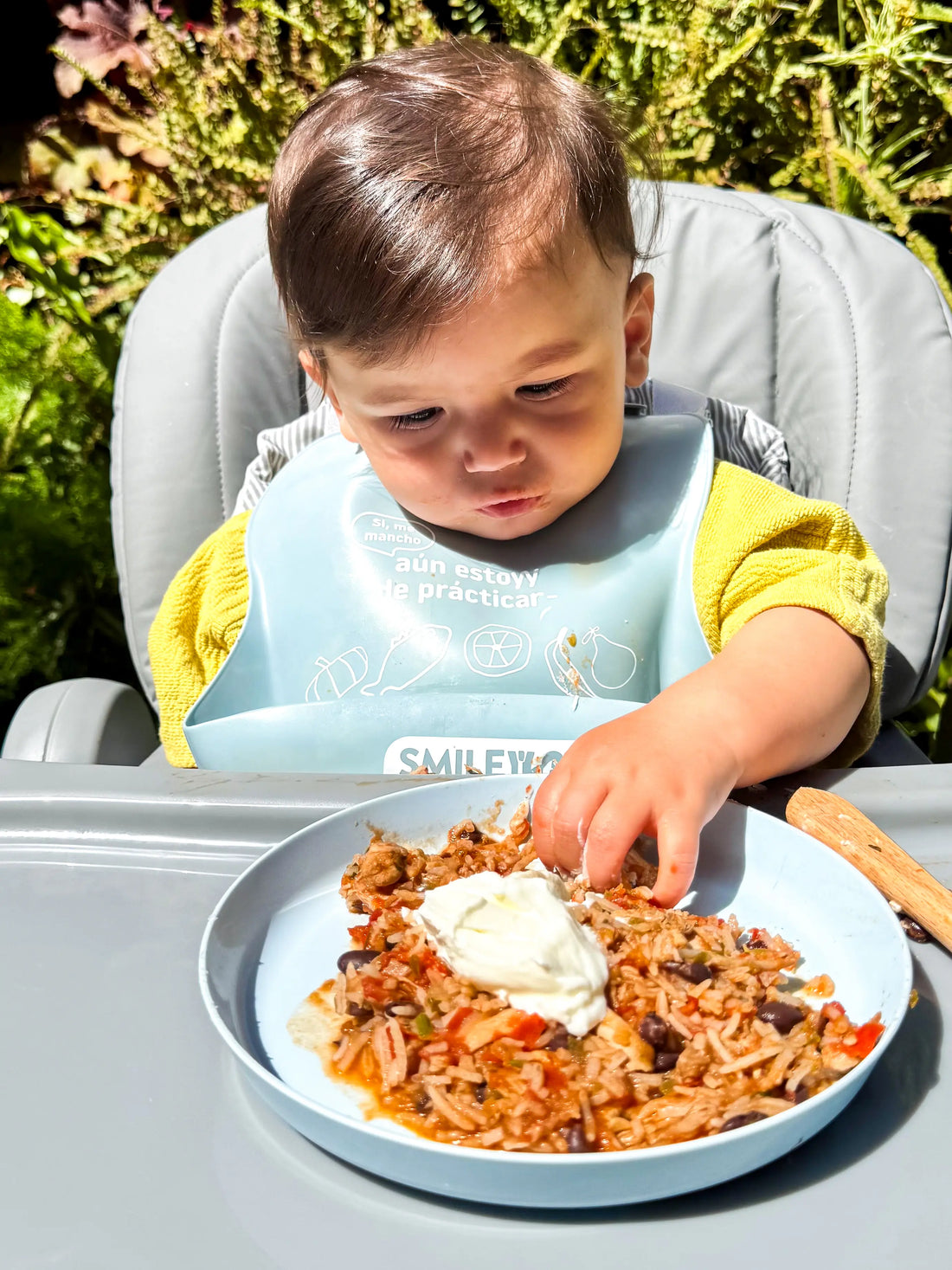 Starting Solids: A Parent’s Guide to Baby-Led Weaning & First Foods